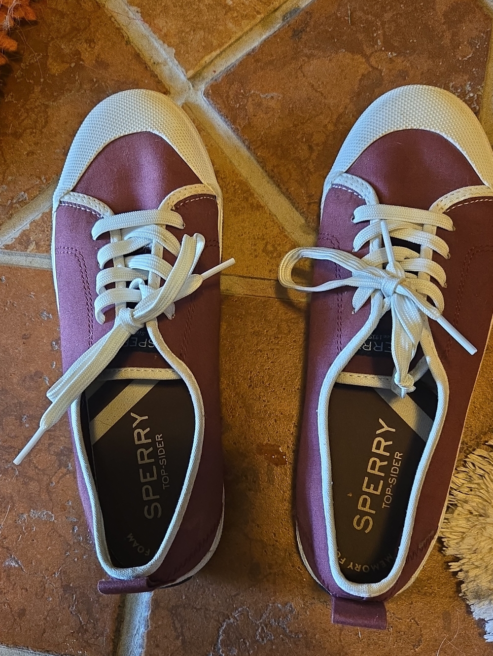 Oxblood canvas Sperry Breeze Lace Up Shoes Sz 7.5